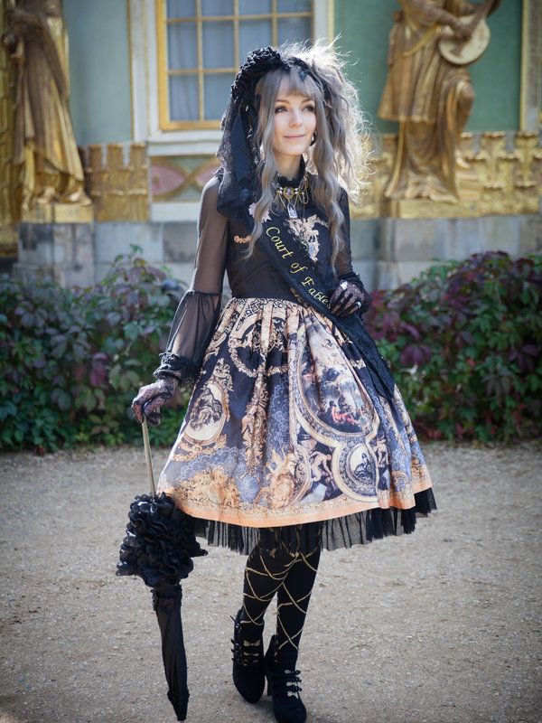 Kia Rose's 「Gothic Lolita」themed photo (2017/11/15)