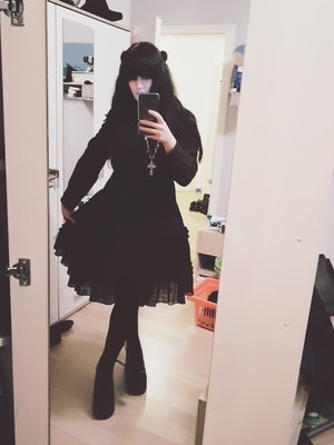Perenelle Pitout's 「Gothic Lolita」themed photo (2017/11/19)