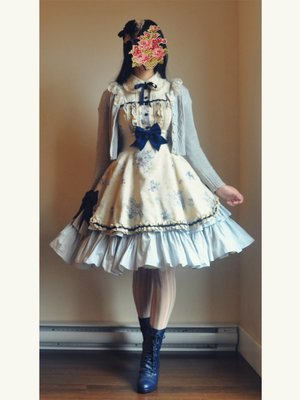 apple's 「Classic Lolita」themed photo (2017/12/13)