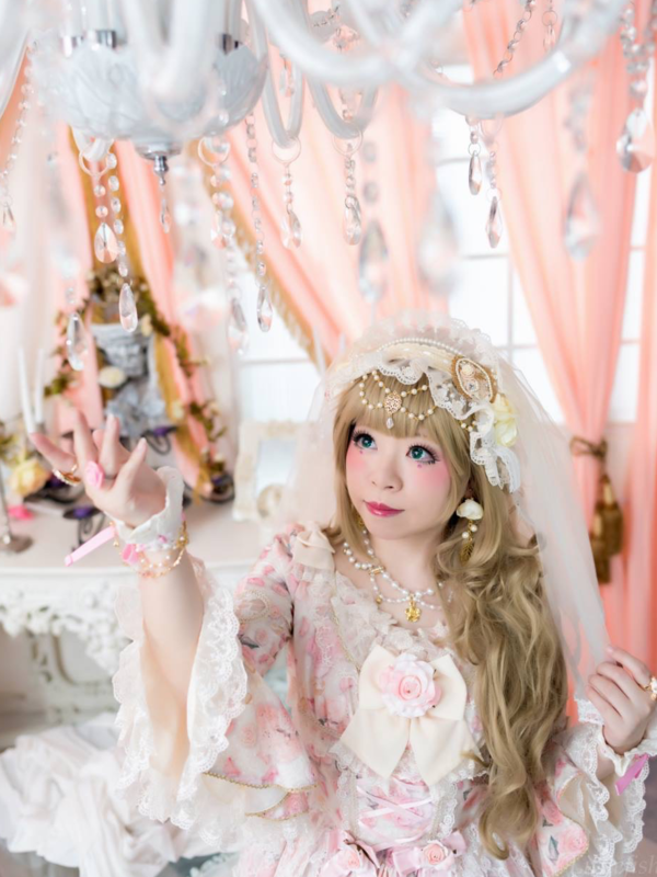 hime's 「Angelic pretty」themed photo (2017/12/26)
