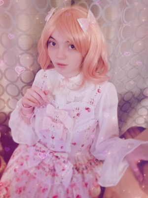 Ev's 「Lolita」themed photo (2018/01/18)