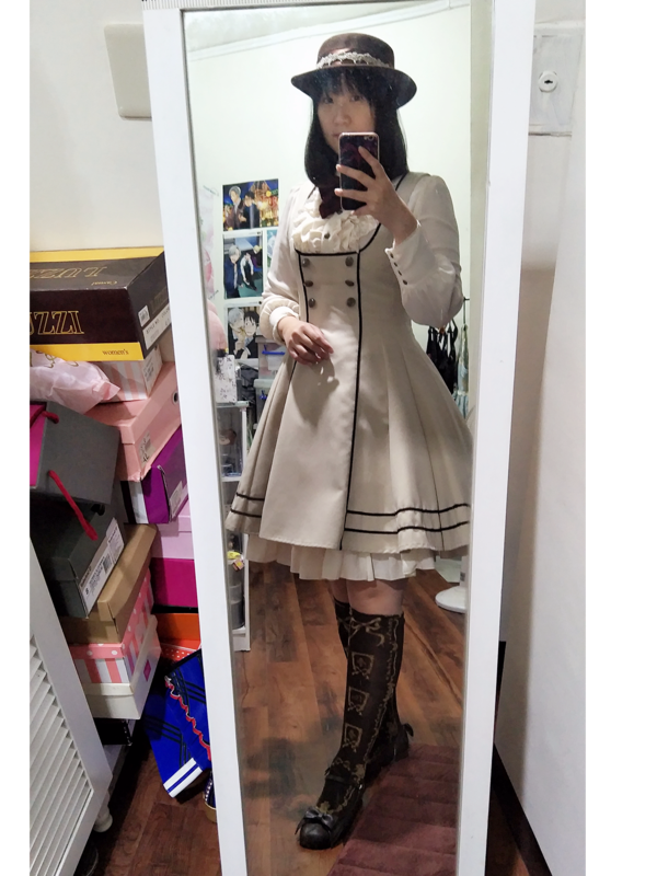 Akine's 「Lolita」themed photo (2018/01/28)