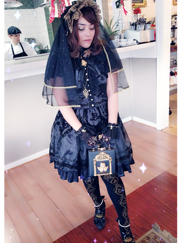 Hachi's 「Lolita」themed photo (2018/02/27)