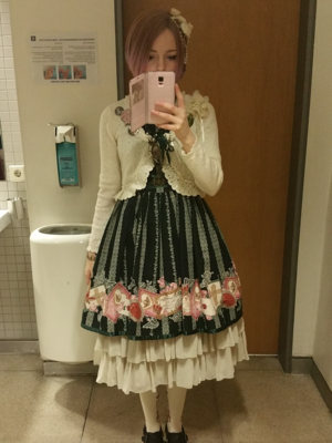 Kia Rose's 「Lolita fashion」themed photo (2018/03/25)