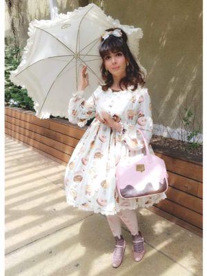 Eugenia Salinasの「Lolita fashion」をテーマにしたコーディネート(2018/04/02)