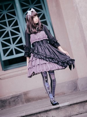 Linlin 's 「Lolita」themed photo (2018/05/04)