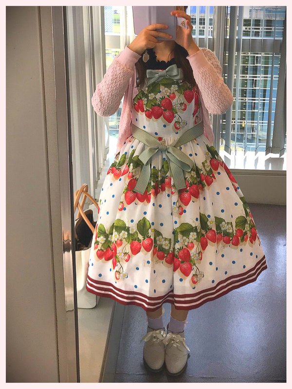 夏妃's 「Lolita」themed photo (2018/05/05)