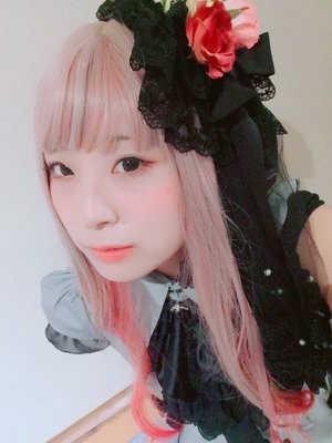 Luna's 「Lolita」themed photo (2018/06/28)