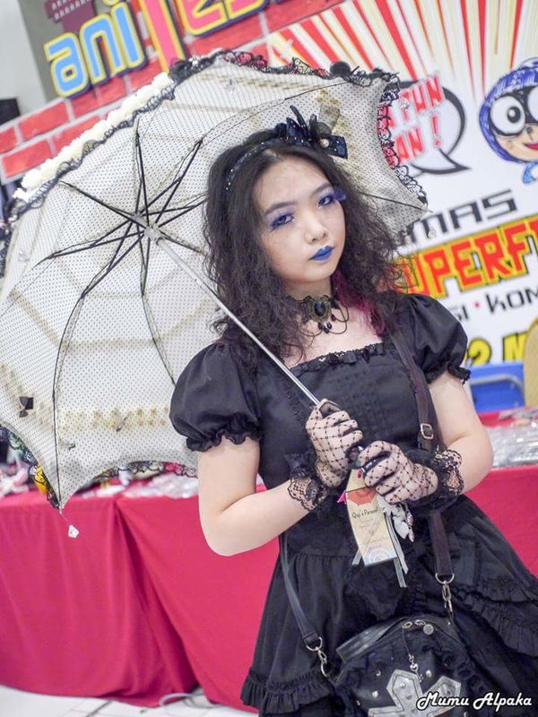 Qiqi's 「Gothic Lolita」themed photo (2018/07/04)
