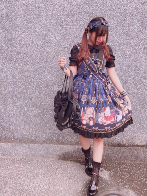 晴奈Haruna's 「Lolita」themed photo (2018/09/25)