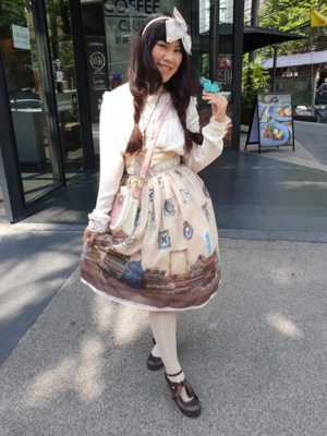 Tanya E's 「Lolita」themed photo (2018/10/06)