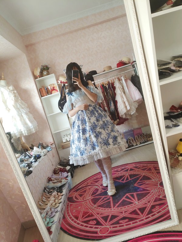Sui 's 「Lolita」themed photo (2018/10/07)