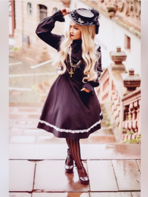 FANUxSIRI's 「Lolita fashion」themed photo (2018/11/03)