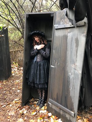 Kristen Okashi's 「Gothic」themed photo (2018/12/01)