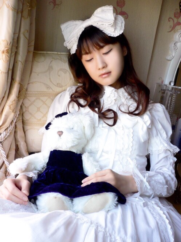 是Alice以「White」为主题投稿的照片(2019/03/19)