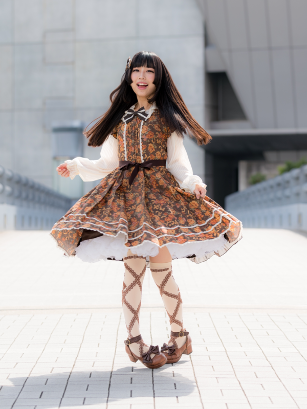 Noah's 「Lolita」themed photo (2019/04/22)