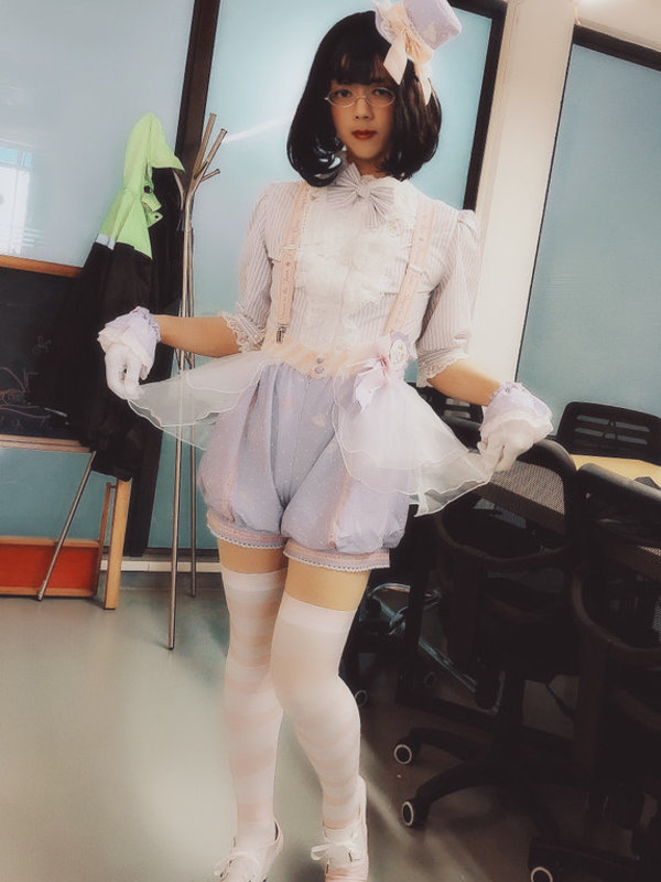 是透明雨中曲以「Lolita」为主题投稿的照片(2019/04/28)