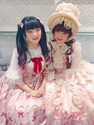 舞's 「Pink」themed photo (2019/07/05)