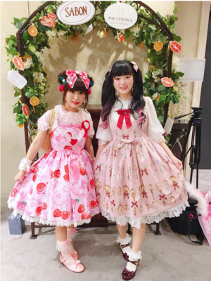 舞's 「Pink」themed photo (2019/07/05)