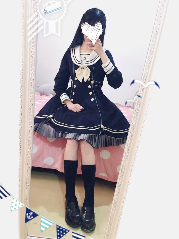 Hitomi's 「Lolita」themed photo (2019/09/01)