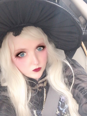 Lulu's 「Lolita」themed photo (2019/10/21)