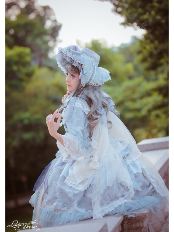 是林南舒以「Lolita fashion」为主题投稿的照片(2019/10/21)
