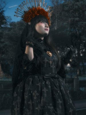 L chan's 「Lolita」themed photo (2019/11/12)