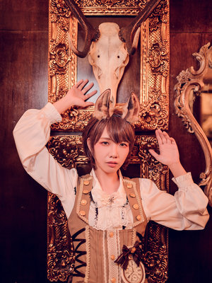 SINA's 「ALICE and the PIRATES」themed photo (2020/02/20)