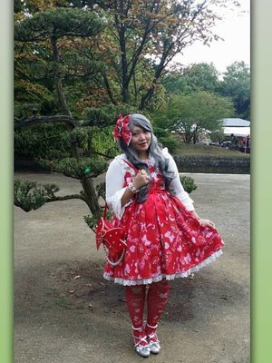 Soonji's 「Cherry」themed photo (2020/03/05)