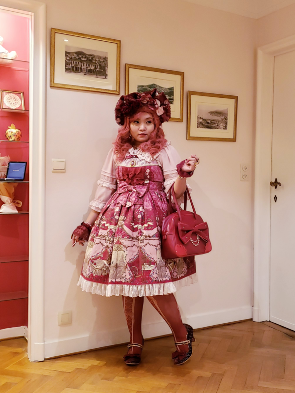 Soonji's 「Lolita fashion」themed photo (2020/03/15)