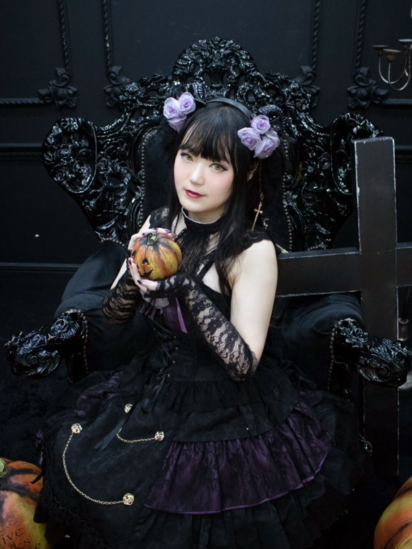 舞's 「ALICE and the PIRATES」themed photo (2020/11/04)