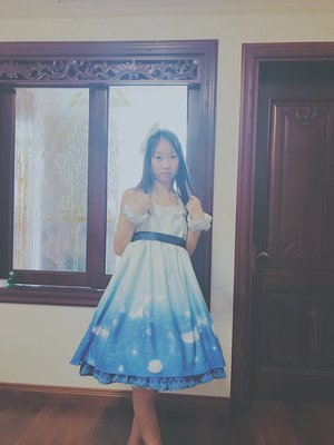 Yuzhiの「蓝色 连衣裙」をテーマにしたコーディネート(2017/07/17)