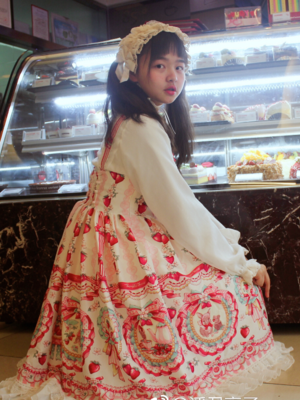 Magnolia's 「草莓兔」themed photo (2017/08/05)