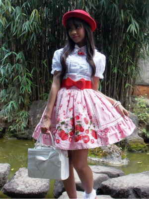 Lais Gonçalves's 「Metamorphose temps de fille」themed photo (2017/08/09)