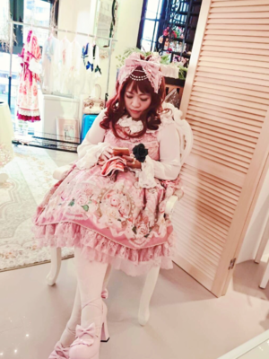 喵小霧's 「rose museum」themed photo (2017/08/21)