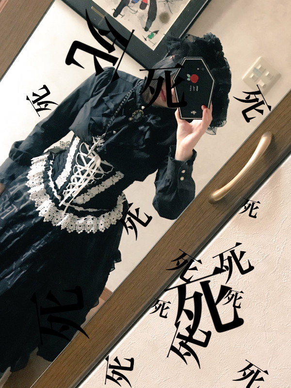 See's 「#gothic」themed photo (2017/09/19)