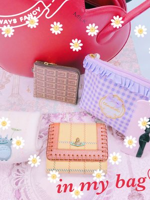 Wunderwelt Fleur's 「whats-in-my-bag」themed photo (2017/09/21)