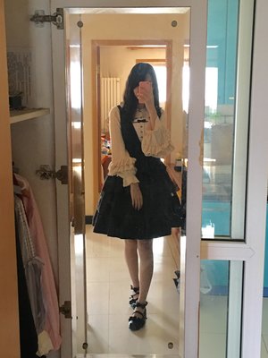 Shiroya's 「Classic Lolita」themed photo (2017/10/03)