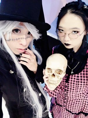 Qiqi's 「creepy-spooky」themed photo (2017/10/09)