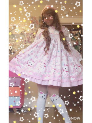 Marina 's 「Angelic pretty」themed photo (2017/10/18)